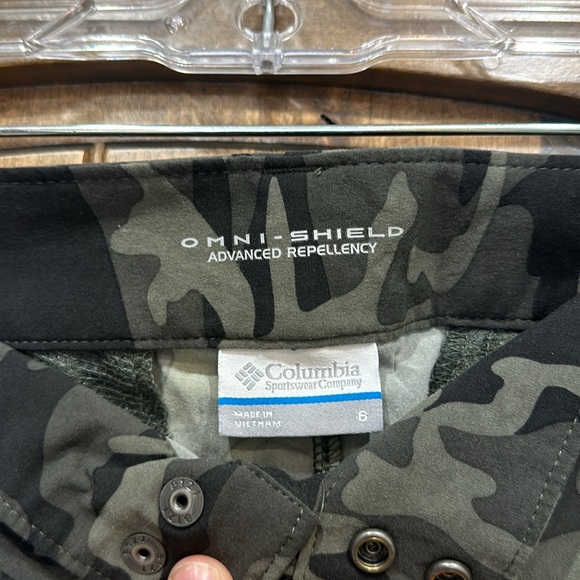 Columbia Omni Shield Camo Shorts - Picture 2 of 3